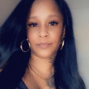 Meet your Posher, Cynthia